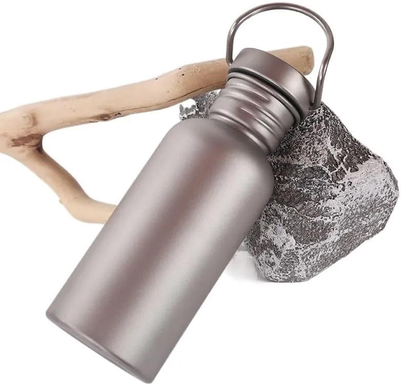1PC Outdoor Pure Titanium Sports Bottle Large Capacity Camping Water Bottle with Lid(600ML)