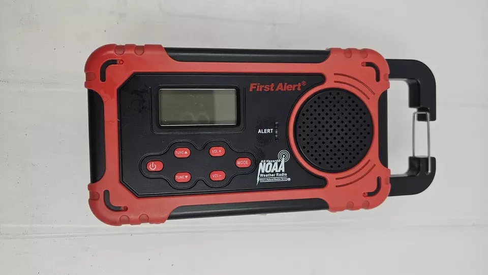 Emergency Solar Hand Crank Radio by Sharper Image