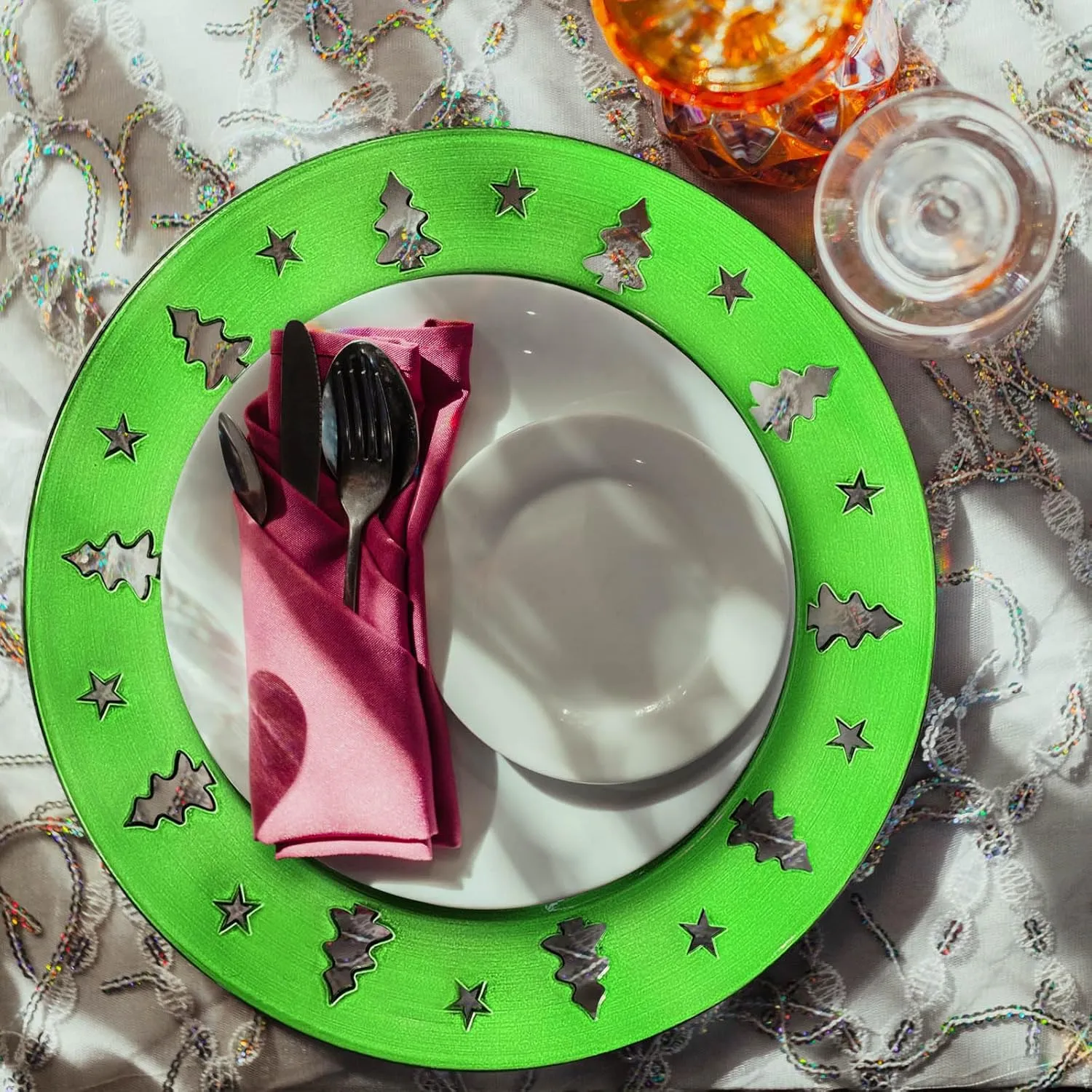 Green Christmas Tree Charger Plates - 13" Reusable Openwork Holidays Party Decorations Round Chargers for Dinner Plate - Elegant Table Setting Centerpieces 6 Pack