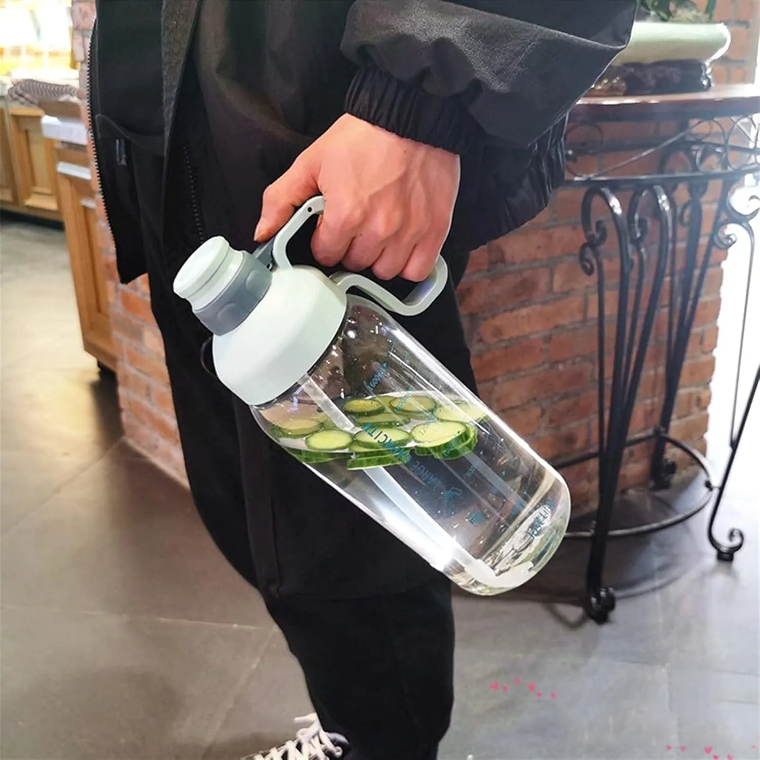 kettles Large Capacity Sports Bottle with Straw,Time Marker,Durable Water Jug for Fitness/Camping,Portable Handle,Big Cups,Fast-flow canteen(B)