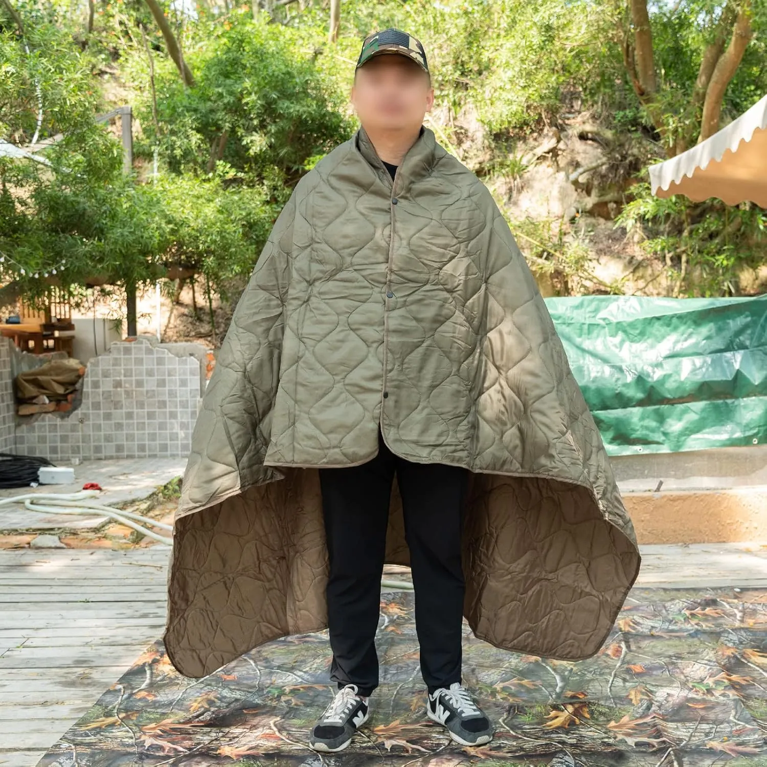 LOOGU Camo Blanket Waterproof Insulation Poncho Liner for Outdoor Camping, Hiking, Hunting, Survival, Backpacking, Picnicking