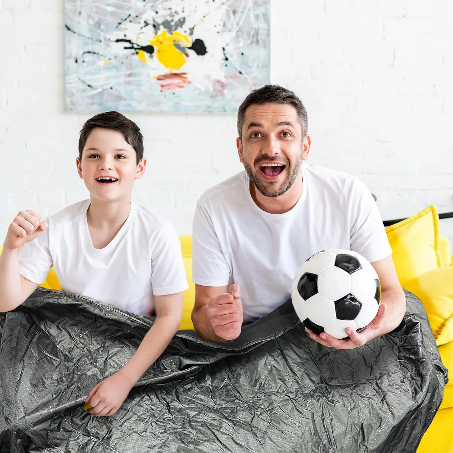 Waterproof Stadium Blanket for Cold Weather, Soft Warm Windproof Fleece Blanket for Outdoor Sports, Camping, Picnic, Beach, Car, Pets, Machine Washable 77"x55", Black
