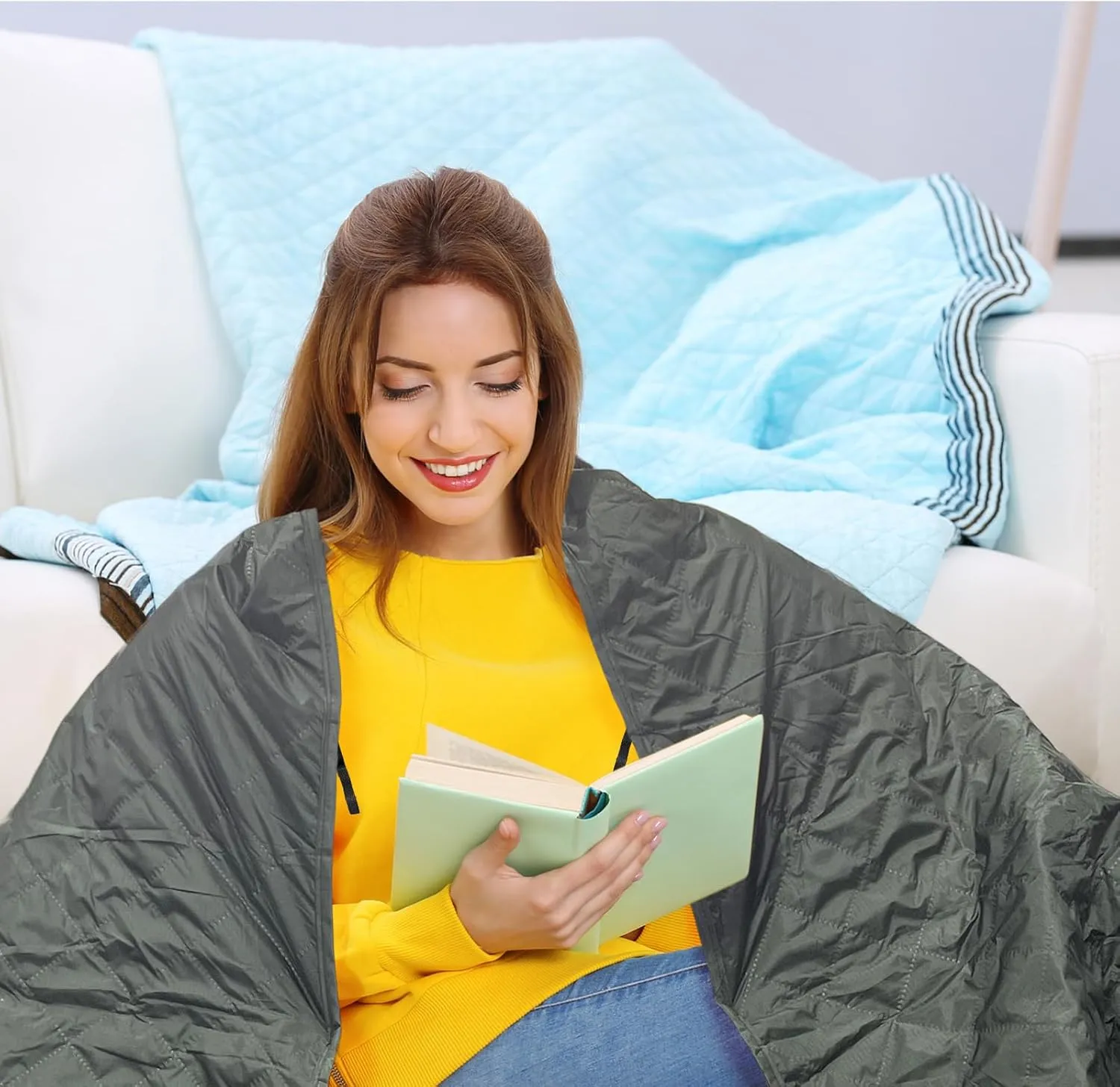 Waterproof Stadium Blanket for Cold Weather, Soft Warm Windproof Fleece Blanket for Outdoor Sports, Camping, Picnic, Beach, Car, Pets, Machine Washable 77"x55", Black